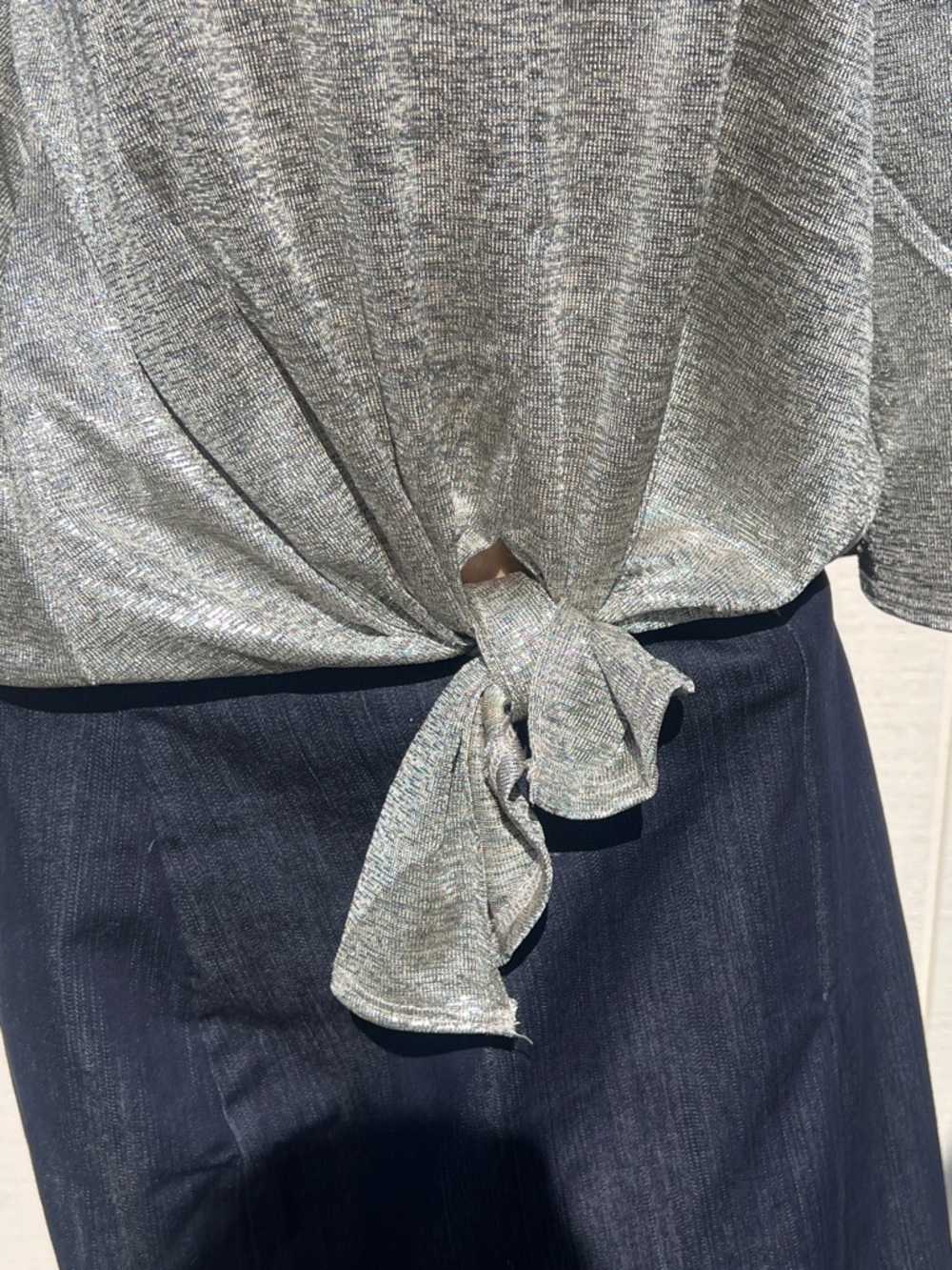 Kim & Cami Metallic Silver Tie-Hem Long Sleeve Top - Picture 3 of 3